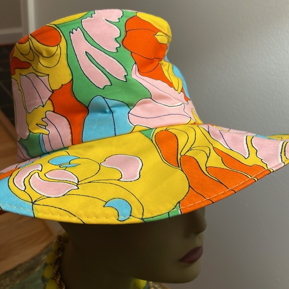 SUNHAT. Vintage mod patterned cotton hat. Made in Japan - Picture 2 of 12